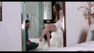 Luv Her Feet - Imagine if you were this guy. #elenakoshkaxoxo #elenakoshka #footfeti...