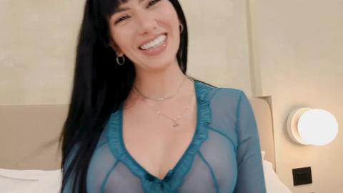 Luna Kisses - تعبت وانت تجلغ على المقاطع؟ 🥵🔥 حمل هذه التطبيق و تع نفرك سوا بالكام م...