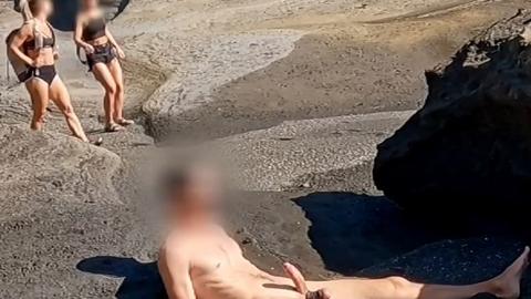 Nudist in outdoor - Watta 😋