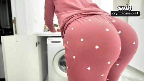 𝗘𝗫𝗣𝗟𝗜𝗖𝗜𝗧 𝗩𝗜𝗗𝗘𝗢😘 - Tired of masturbation? 💧😫 Download the app and let the girls help you...