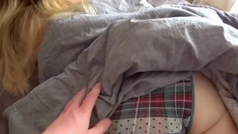 FAMILY PORN - "تبي تجلـ.ـحْ مع بنات تعال وحمل تطبيق ذا👇🏻👇🏻 وشوف البنات الي فيه وترا...