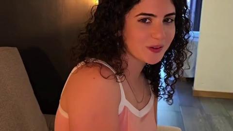 FAMILY PORN - "تبي تجلـ.ـحْ مع بنات تعال وحمل تطبيق ذا👇🏻👇🏻 وشوف البنات الي فيه وترا...