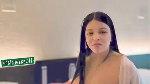 ✰𝘃𝗲𝗿𝗼𝗻𝗶𝗰𝗮✰ - "للحين ماحملت اقوى تطبيق للمواعده والدردشه🔥🔥 تعال جبت لك تطبيق جديد م...