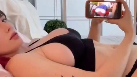 🦋✨c𝖔ℓℓέցєցĩ®𝓁✨🦋 - Create your perfect AI girlfriend—sexy, witty, and always ready for f...