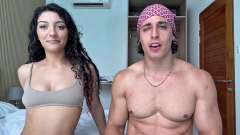 Onlyfans Live. - اذا انت للحين ماجربت التطبيق ذا فاتك نص عمرك😭 تفوتك المتعه المجانيه.👇...